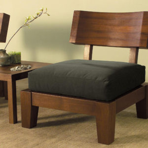 Мебель из дерева: Кресла качалки/Кресла для отдыха/Комоды/Банкетки